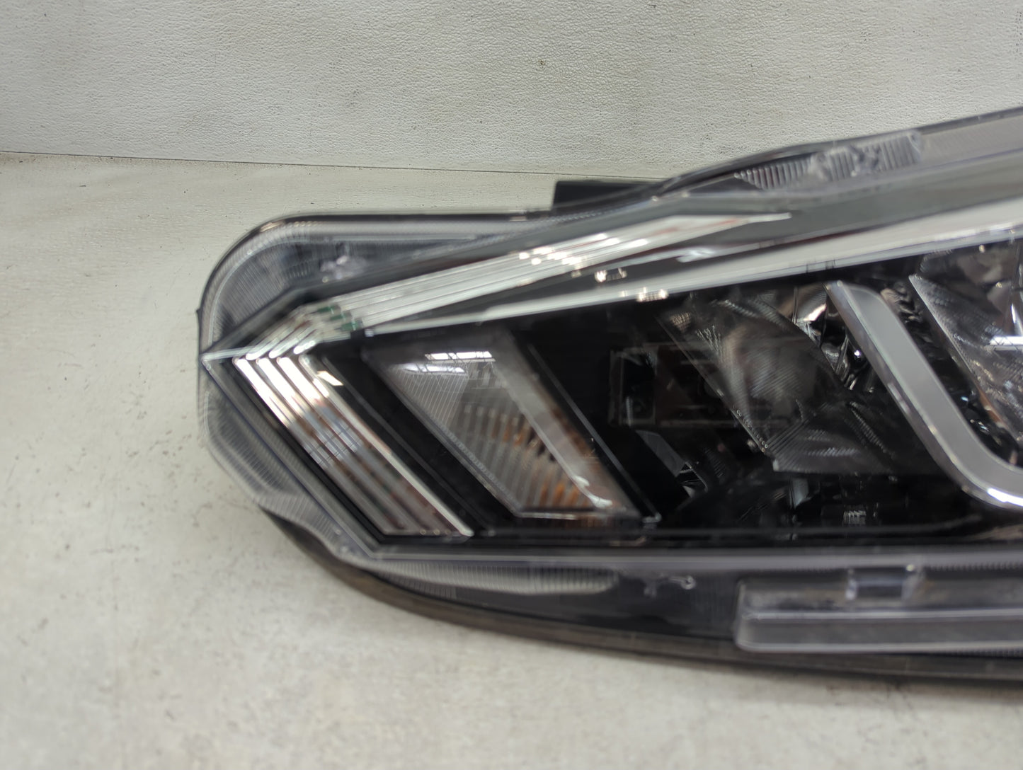 2020-2022 Nissan Versa Passenger Right Oem Head Light Headlight Lamp - Oemusedautoparts1.com