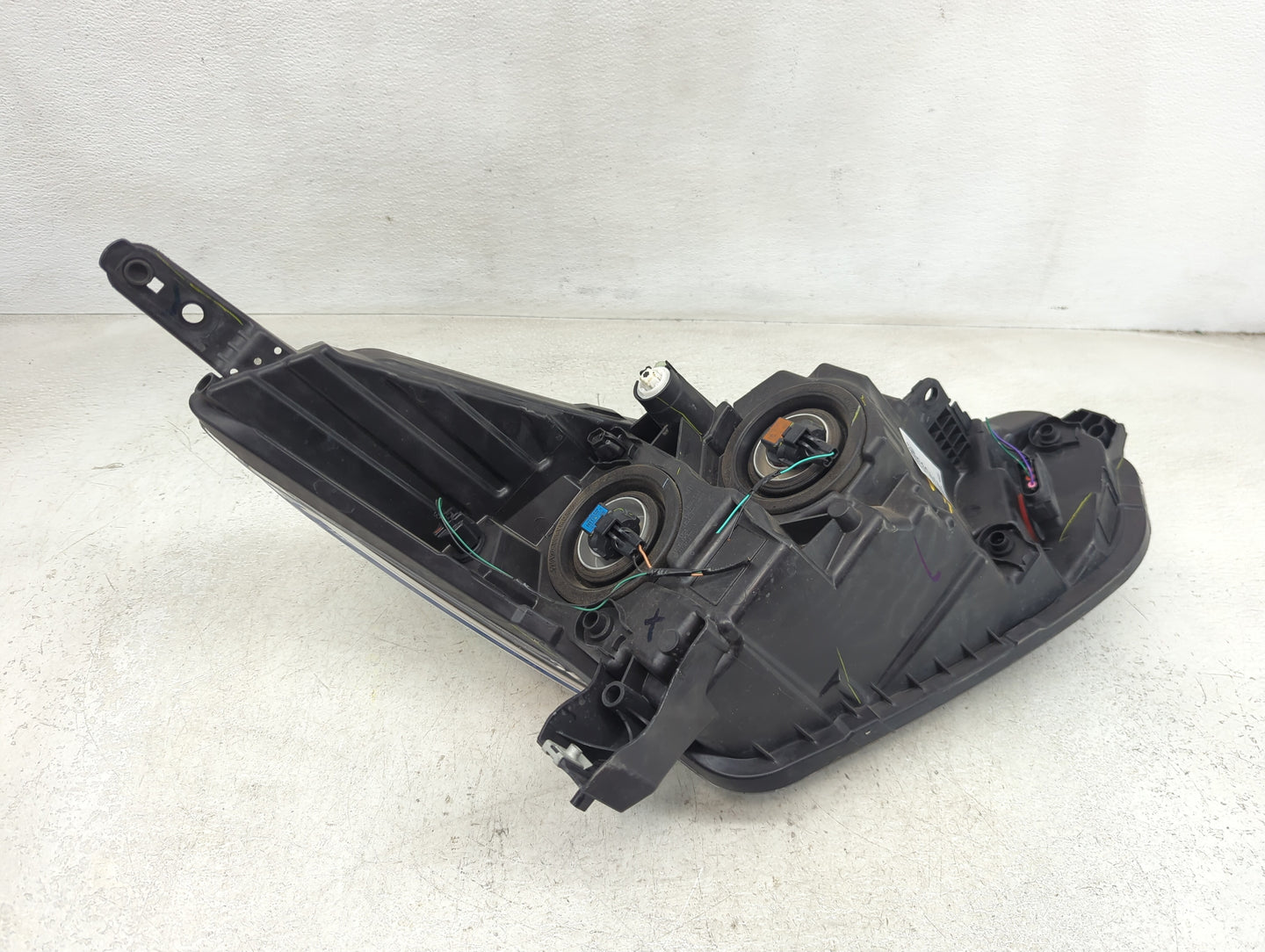 2020-2022 Nissan Versa Passenger Right Oem Head Light Headlight Lamp - Oemusedautoparts1.com