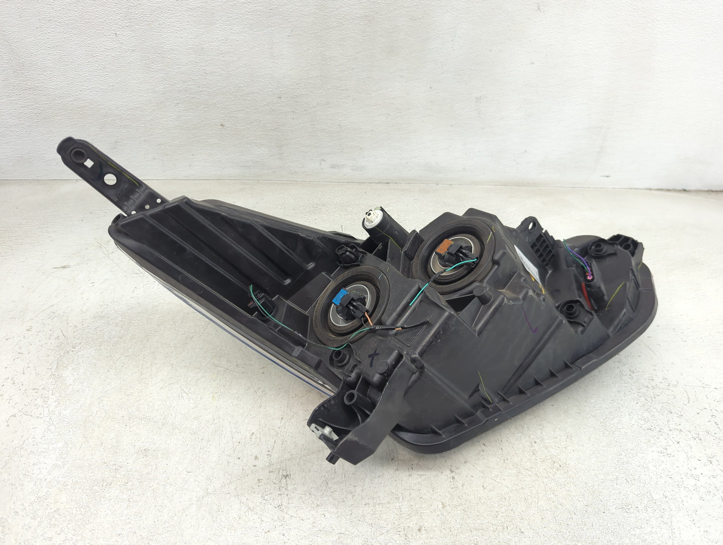 2020-2022 Nissan Versa Passenger Right Oem Head Light Headlight Lamp - Oemusedautoparts1.com