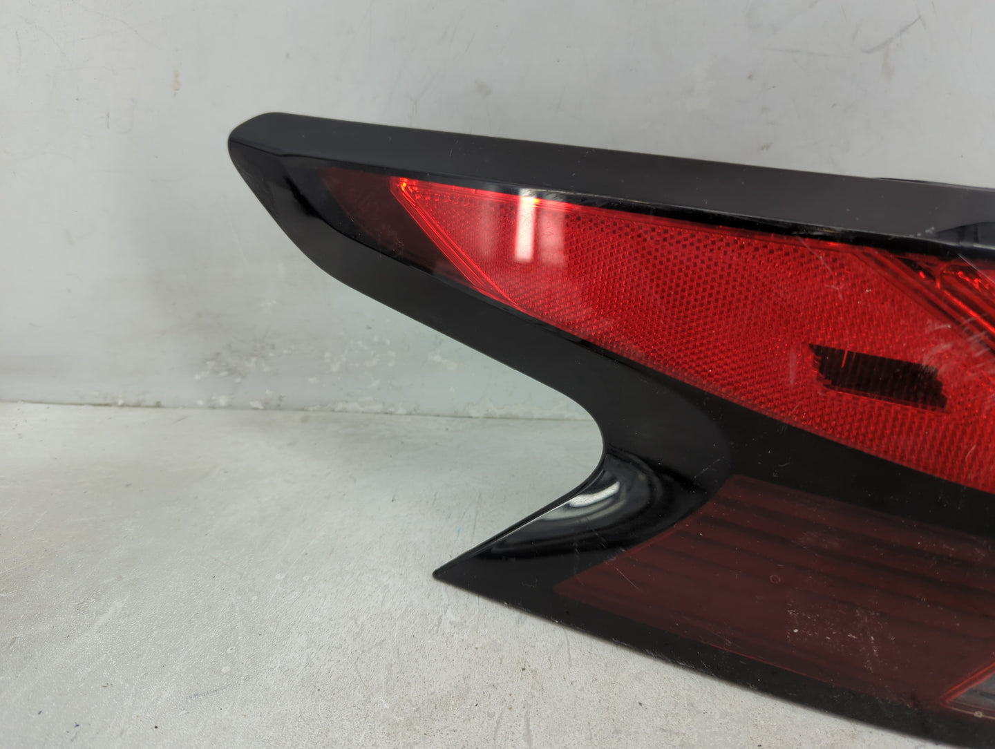 2020-2022 Nissan Versa Tail Light Assembly Driver Left OEM P/N:26555 5EE0A Fits Fits 2020 2021 2022 OEM Used Auto Parts - Oe