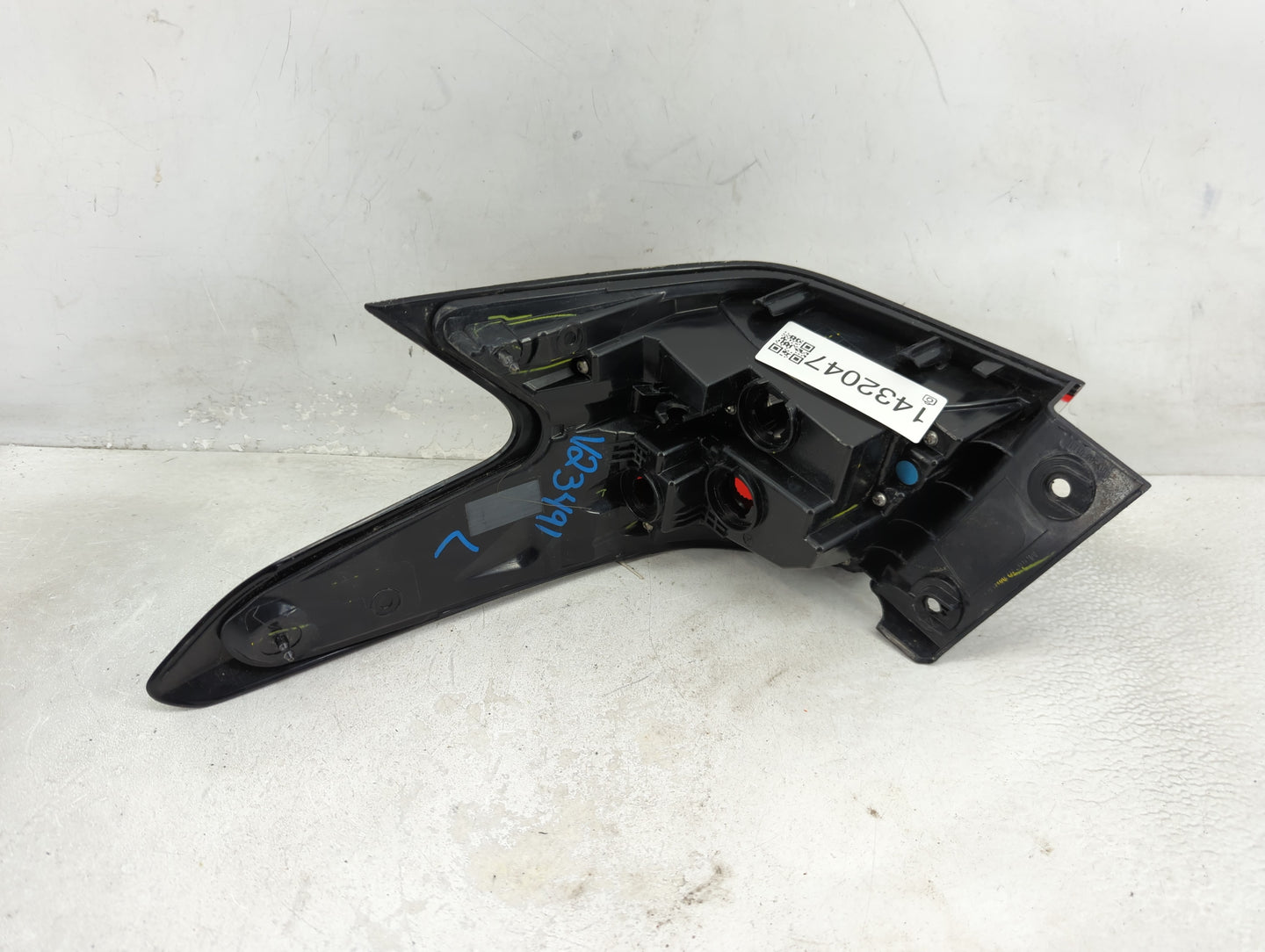 2020-2022 Nissan Versa Tail Light Assembly Driver Left OEM P/N:26555 5EE0A Fits Fits 2020 2021 2022 OEM Used Auto Parts - Oe