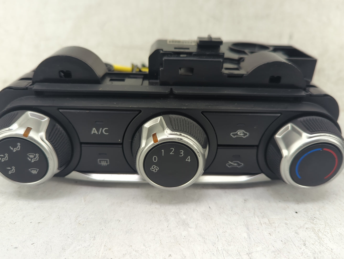 2020-2022 Nissan Versa Climate Control Module Temperature AC/Heater Replacement P/N:T67431CA Fits Fits 2019 2020 2021 2022 O