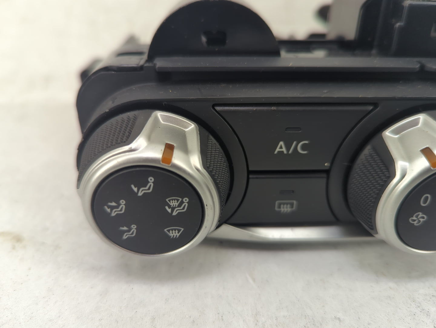 2020-2022 Nissan Versa Climate Control Module Temperature AC/Heater Replacement P/N:T67431CA Fits Fits 2019 2020 2021 2022 O
