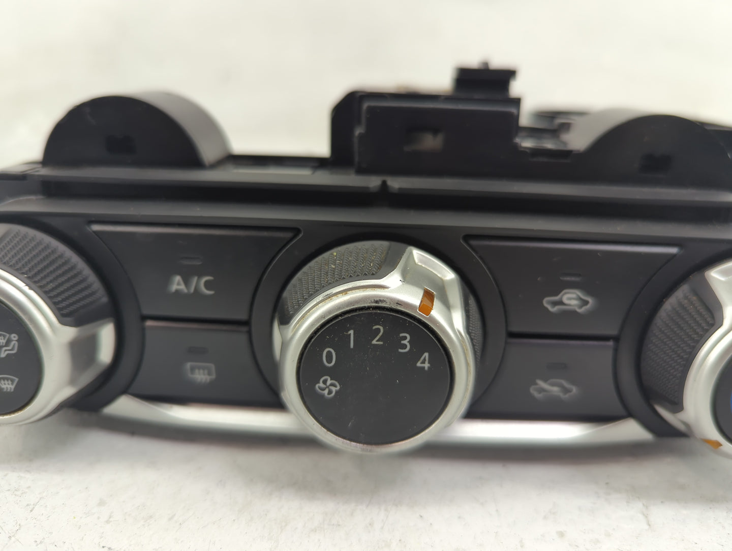 2020 Nissan Versa Climate Control Module Temperature AC/Heater Replacement P/N:MTU NH10180 Fits OEM Used Auto Parts - Oemuse
