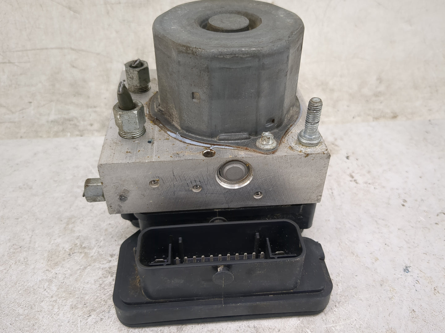 2020-2022 Nissan Versa ABS Pump Control Module Replacement P/N:47660 5ES0B 970 019 Fits Fits 2020 2021 2022 OEM Used Auto Pa