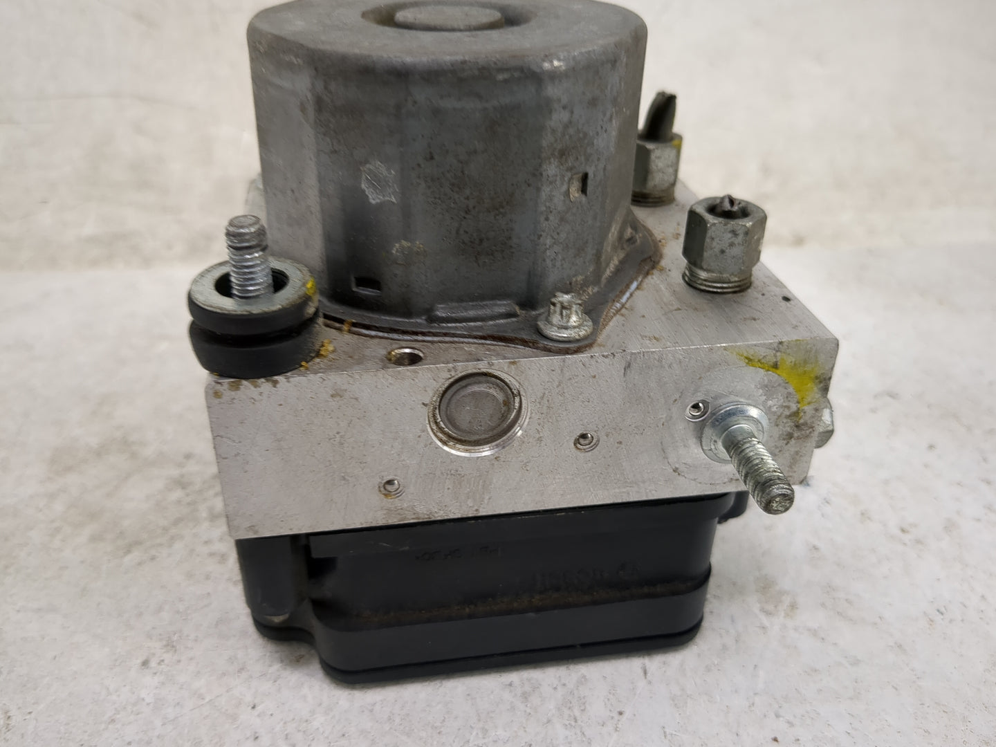 2020-2022 Nissan Versa ABS Pump Control Module Replacement P/N:47660 5ES0B 970 019 Fits Fits 2020 2021 2022 OEM Used Auto Pa