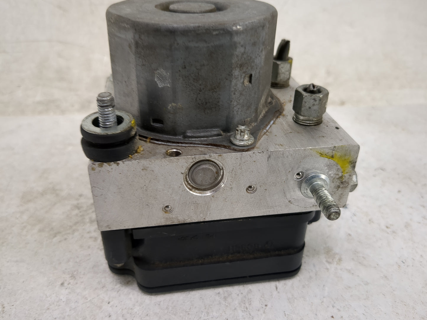 2020-2022 Nissan Versa ABS Pump Control Module Replacement P/N:47660 5ES0B 970 019 Fits Fits 2020 2021 2022 OEM Used Auto Pa