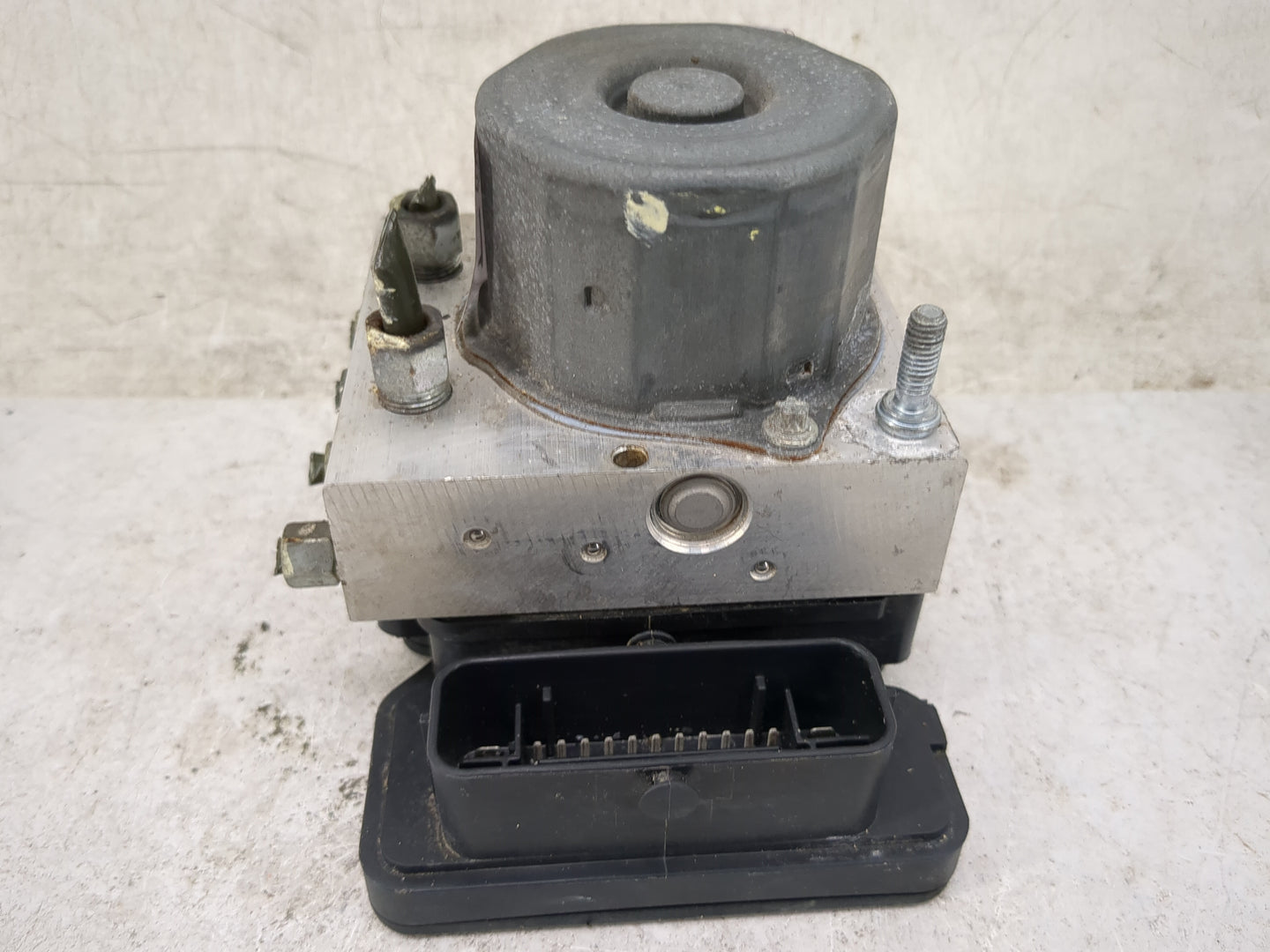 2020-2022 Nissan Versa ABS Pump Control Module Replacement P/N:476605ES0B 0265290798, 2265106527 Fits Fits 2020 2021 2022 OE