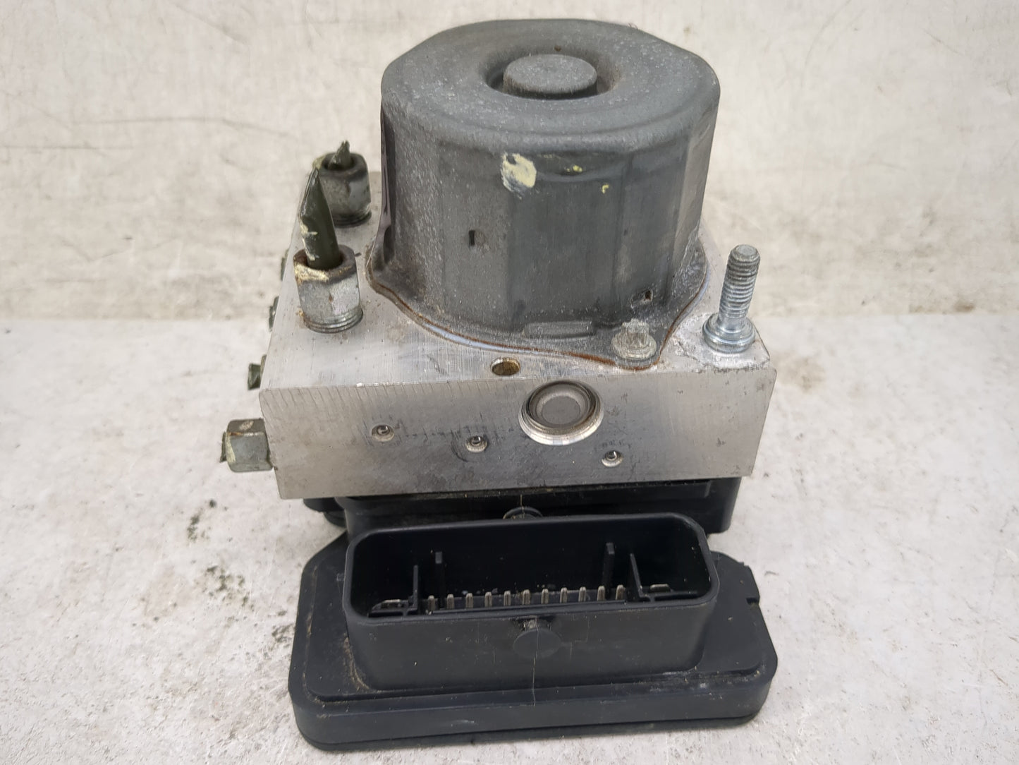 2020-2022 Nissan Versa ABS Pump Control Module Replacement P/N:476605ES0B 0265290798, 2265106527 Fits Fits 2020 2021 2022 OE