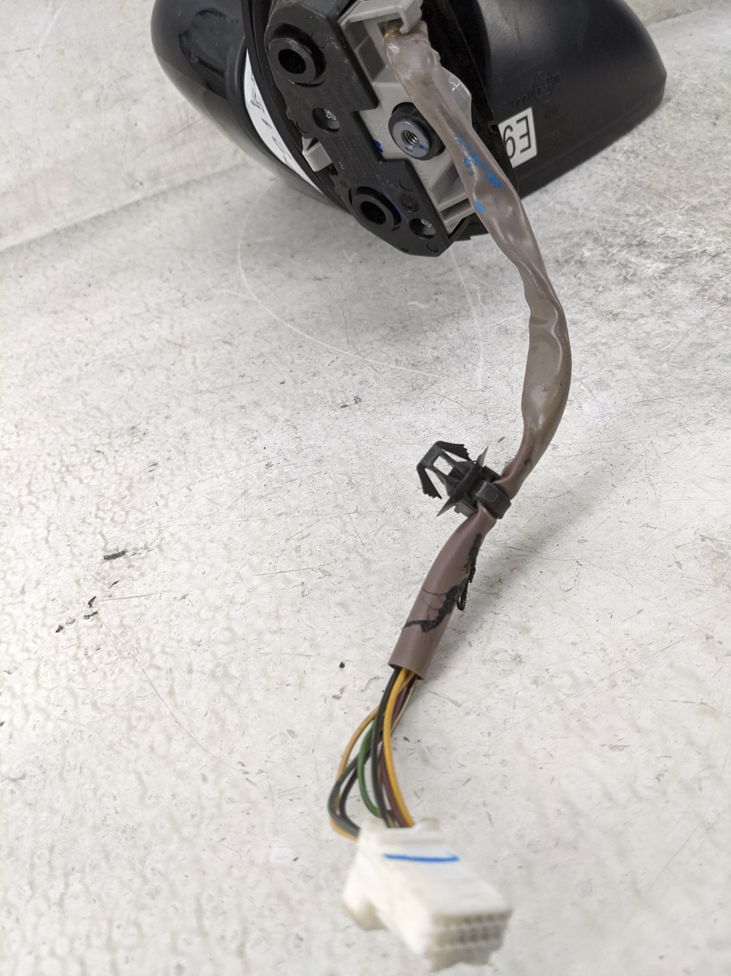 2020-2022 Nissan Versa Driver Side View Mirror - Left Door Mirror OEM Used - Oemusedautoparts1.com