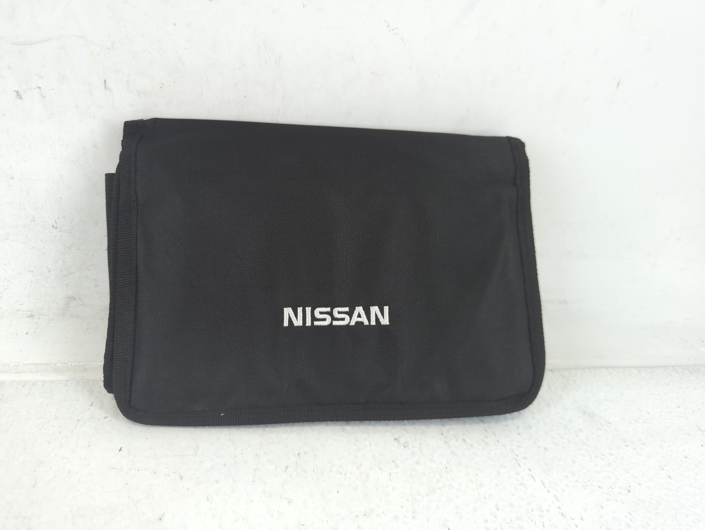 2020 Nissan Versa Owners Manual Book Guide P/N:OM20EM ON18U1 OEM Used Auto Parts - Oemusedautoparts1.com