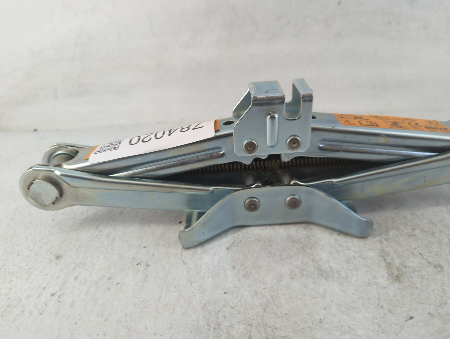 2020 Nissan Versa Spare Scissor Car Jack - Oemusedautoparts1.com