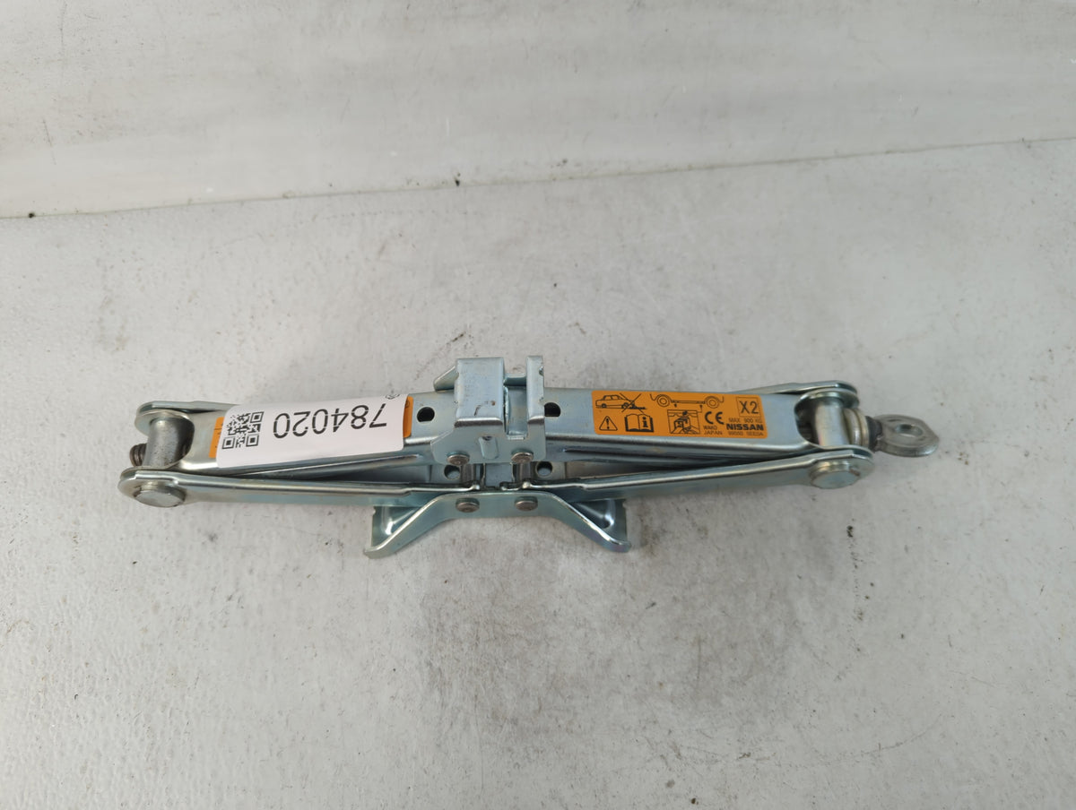 2020 Nissan Versa Spare Scissor Car Jack - Oemusedautoparts1.com
