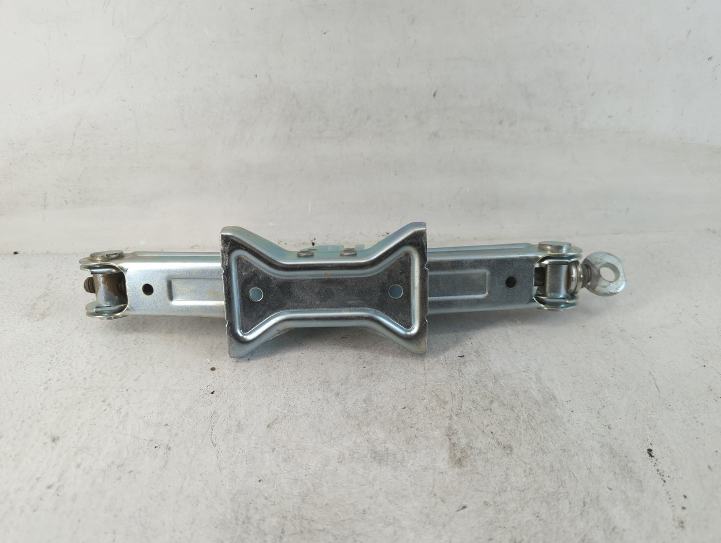 2020 Nissan Versa Spare Scissor Car Jack - Oemusedautoparts1.com
