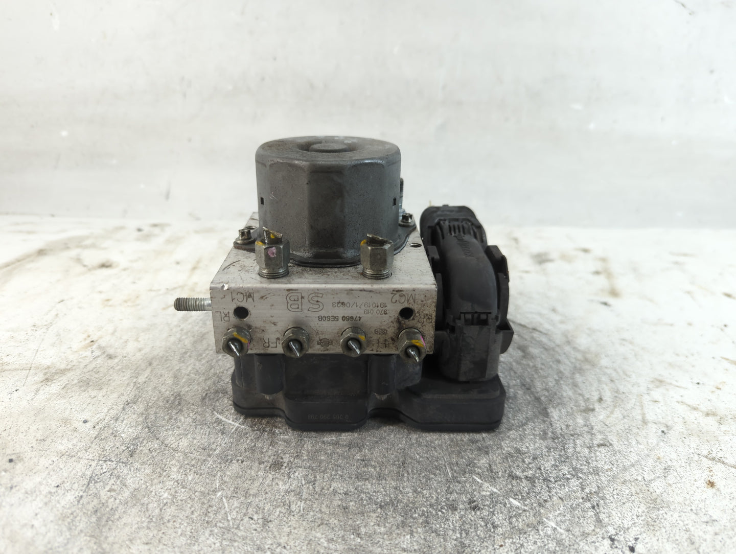 2020-2022 Nissan Versa ABS Pump Control Module Replacement P/N:47660 5ES0B Fits Fits 2020 2021 2022 OEM Used Auto Parts - Oe