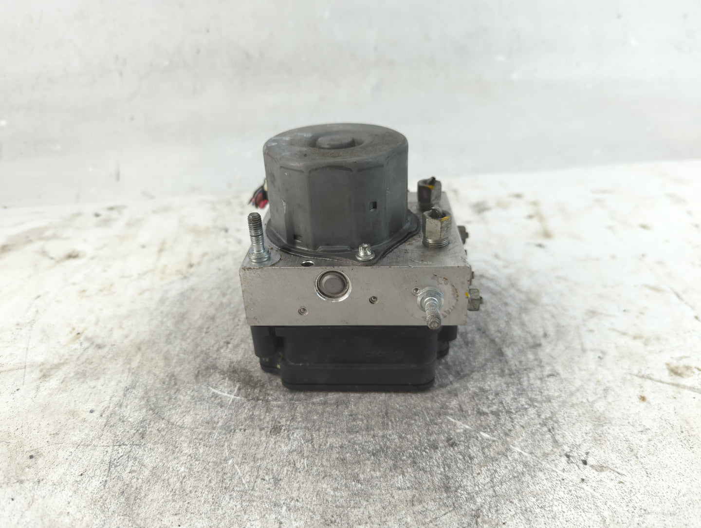 2020-2022 Nissan Versa ABS Pump Control Module Replacement P/N:47660 5ES0B Fits Fits 2020 2021 2022 OEM Used Auto Parts - Oe