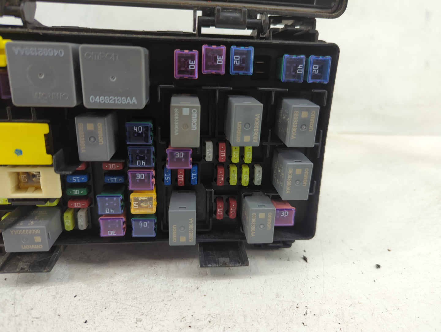 2020 Ram 1500 Fusebox Fuse Box Panel Relay Module P/N:04692143AA 04692139AA, 68083380AA, R62337-001 Fits OEM Used Auto Parts