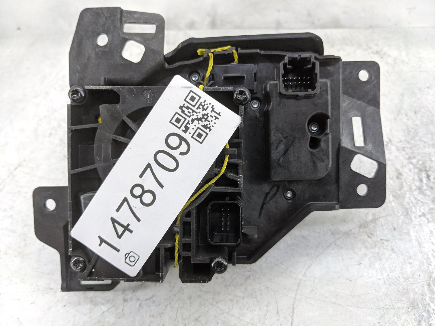 2020 Ram 1500 Floor Console Assembly Shifter - Oemusedautoparts1.com