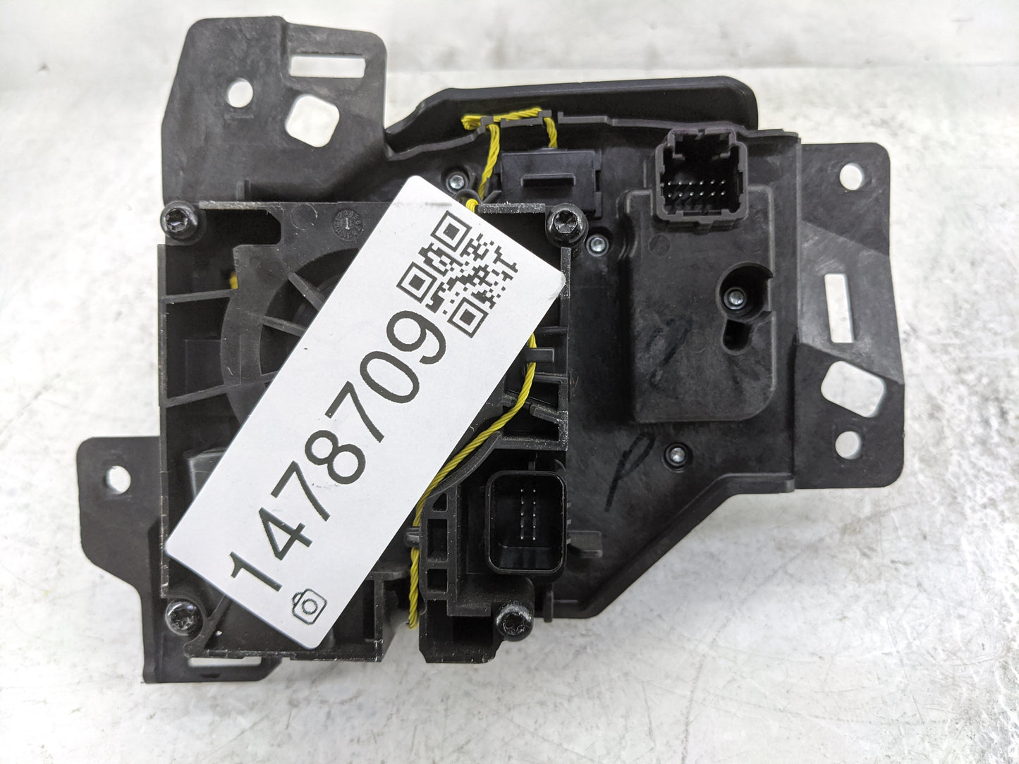 2020 Ram 1500 Floor Console Assembly Shifter - Oemusedautoparts1.com