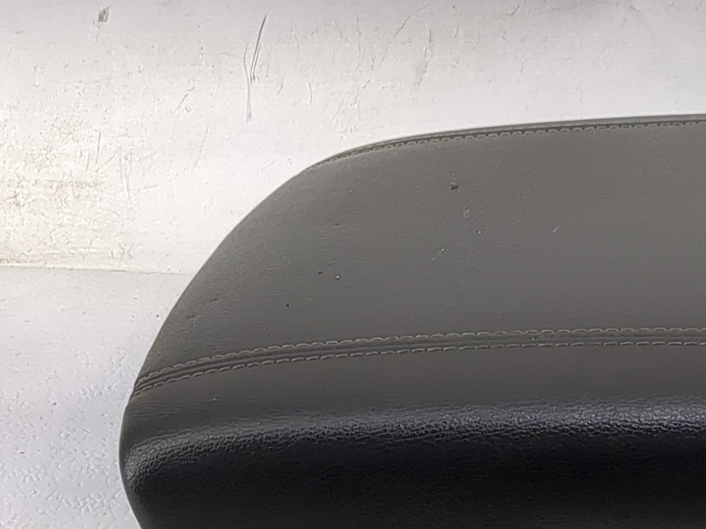 2020 Ram 1500 Center Console Armrest Cover Lid P/N:5YM331X7AG Fits OEM Used Auto Parts - Oemusedautoparts1.com