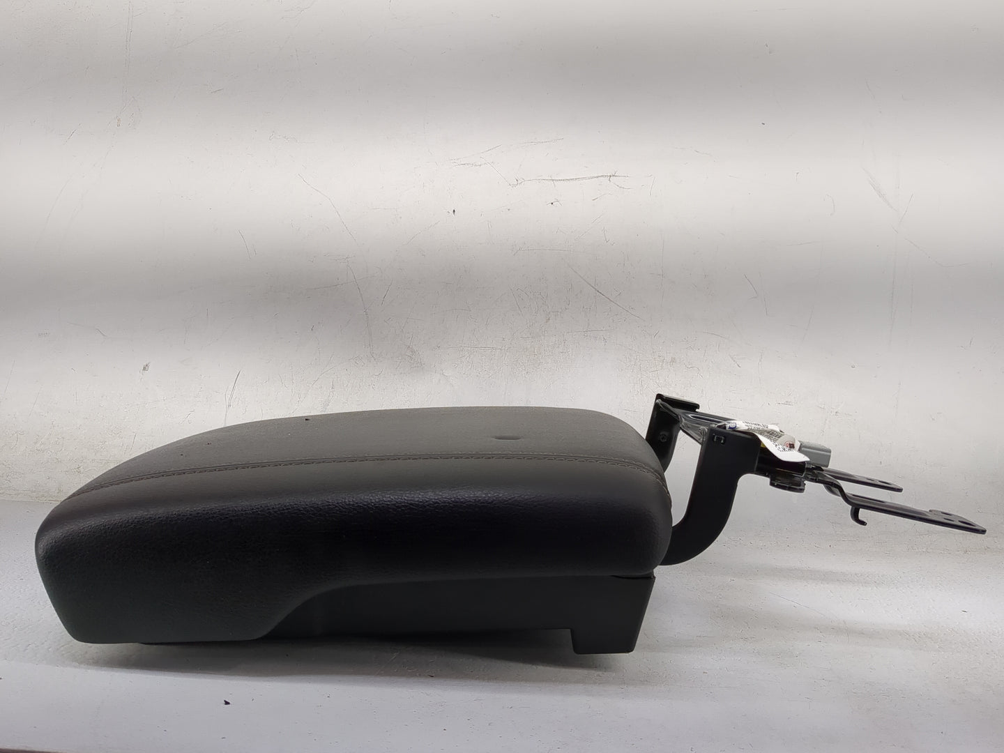 2020 Ram 1500 Center Console Armrest Cover Lid P/N:5YM331X7AG Fits OEM Used Auto Parts - Oemusedautoparts1.com