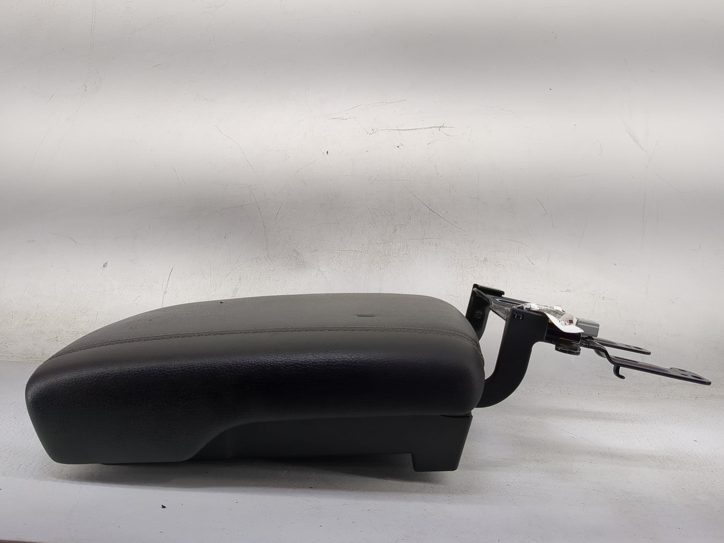 2020 Ram 1500 Center Console Armrest Cover Lid P/N:5YM331X7AG Fits OEM Used Auto Parts - Oemusedautoparts1.com