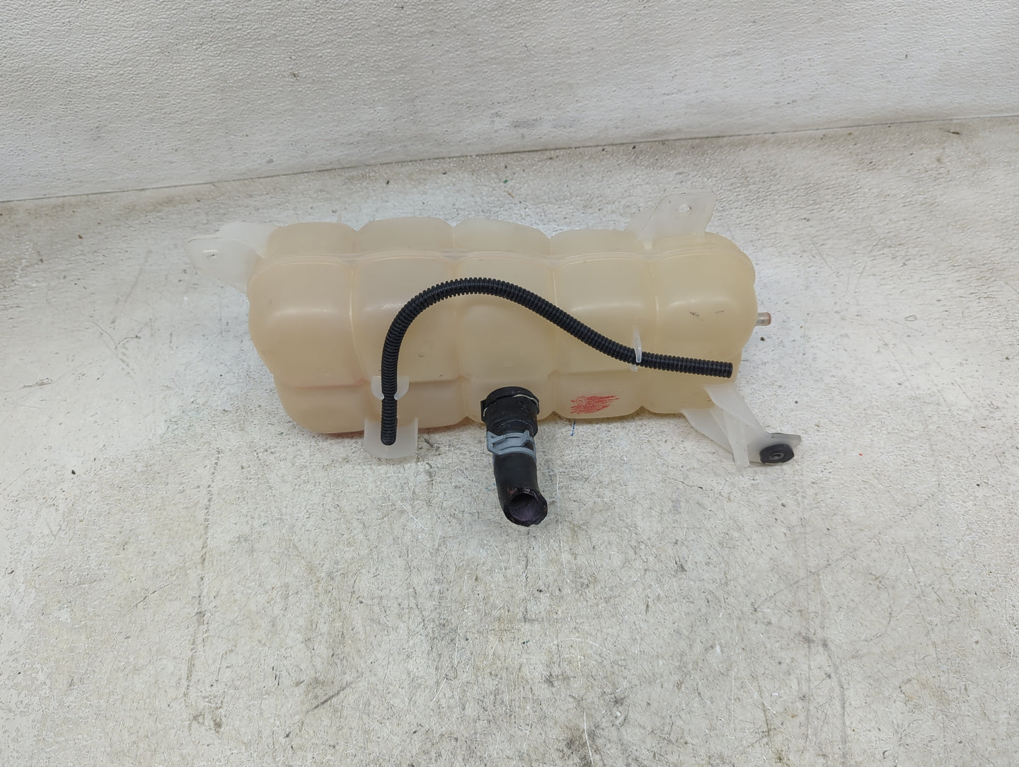 2019-2022 Ram 1500 Radiator Coolant Overflow Expansion Tank Bottle - Oemusedautoparts1.com
