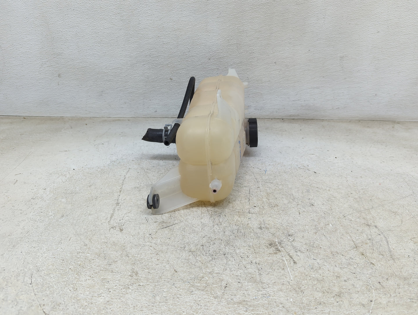 2019-2022 Ram 1500 Radiator Coolant Overflow Expansion Tank Bottle - Oemusedautoparts1.com