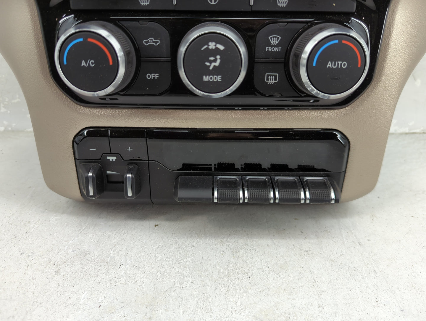 2020 Ram 2500 Climate Control Module Temperature AC/Heater Replacement P/N:P68340277AC 17023208-03 Fits OEM Used Auto Parts 