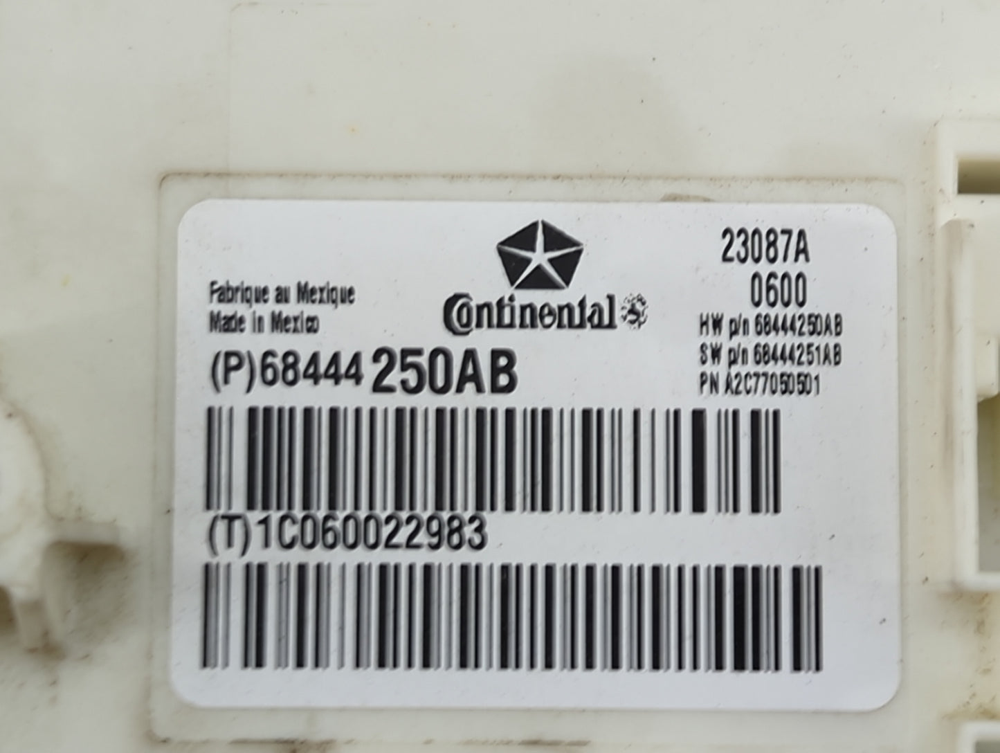 2020-2020 Ram 3500 Body Control Module Bcm Inner Cabin Fuse Box - Oemusedautoparts1.com