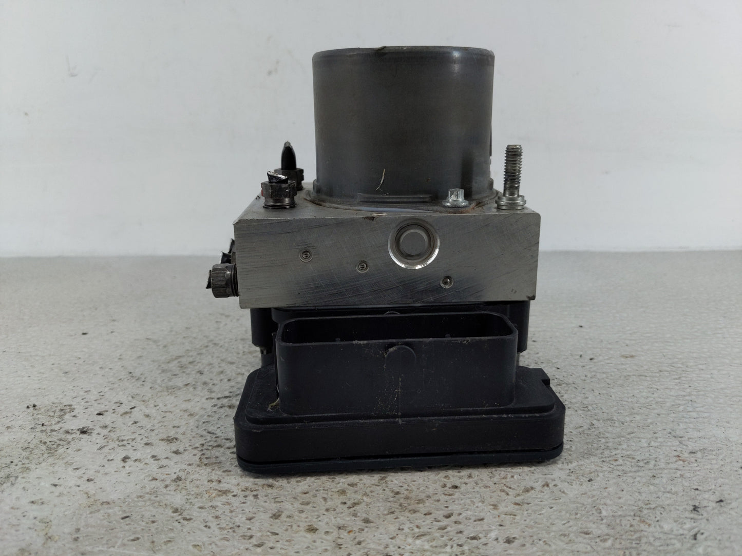 2020 Ram Promaster 2500 ABS Pump Control Module Replacement P/N:53482752 Fits OEM Used Auto Parts - Oemusedautoparts1.com