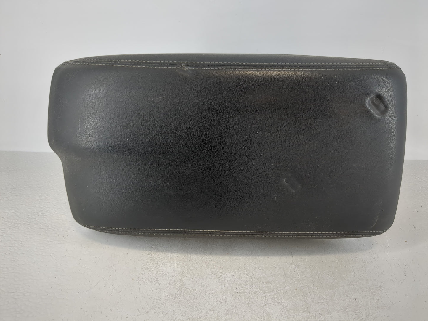2020 Subaru Ascent Center Console Armrest Cover Lid Fits OEM Used Auto Parts - Oemusedautoparts1.com