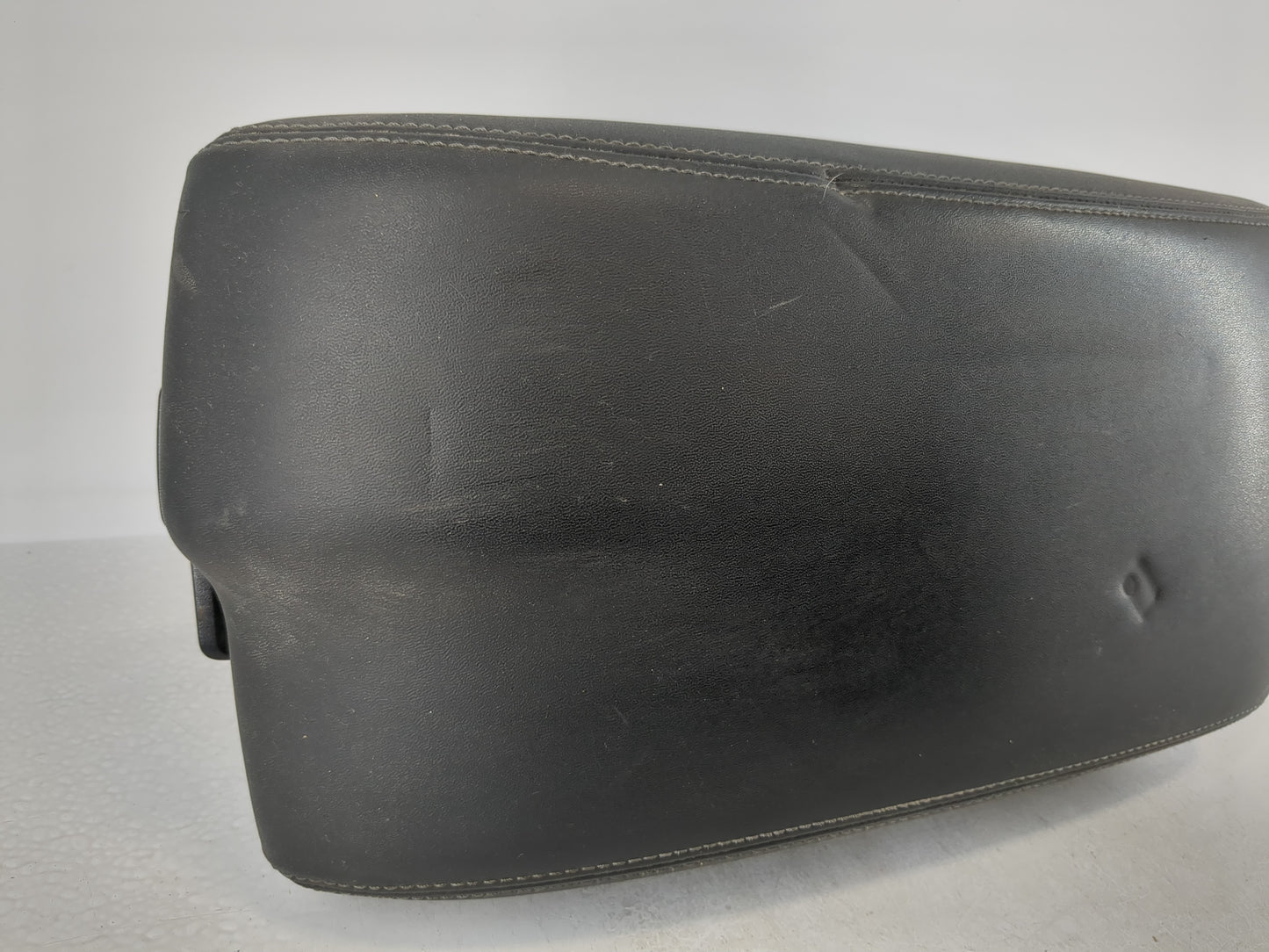 2020 Subaru Ascent Center Console Armrest Cover Lid Fits OEM Used Auto Parts - Oemusedautoparts1.com