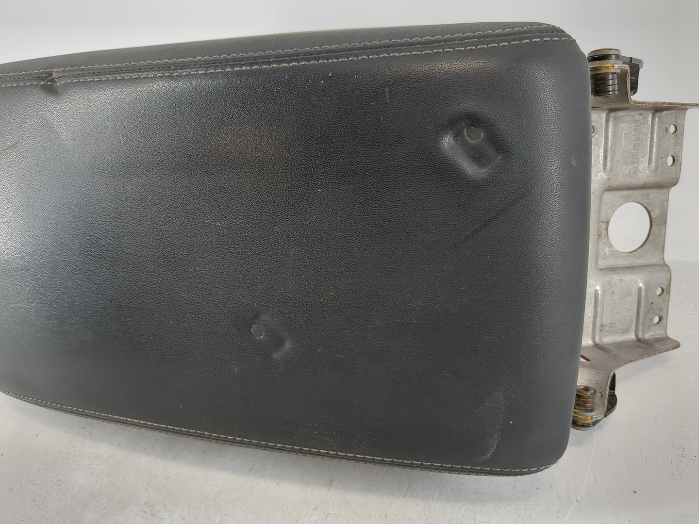 2020 Subaru Ascent Center Console Armrest Cover Lid Fits OEM Used Auto Parts - Oemusedautoparts1.com