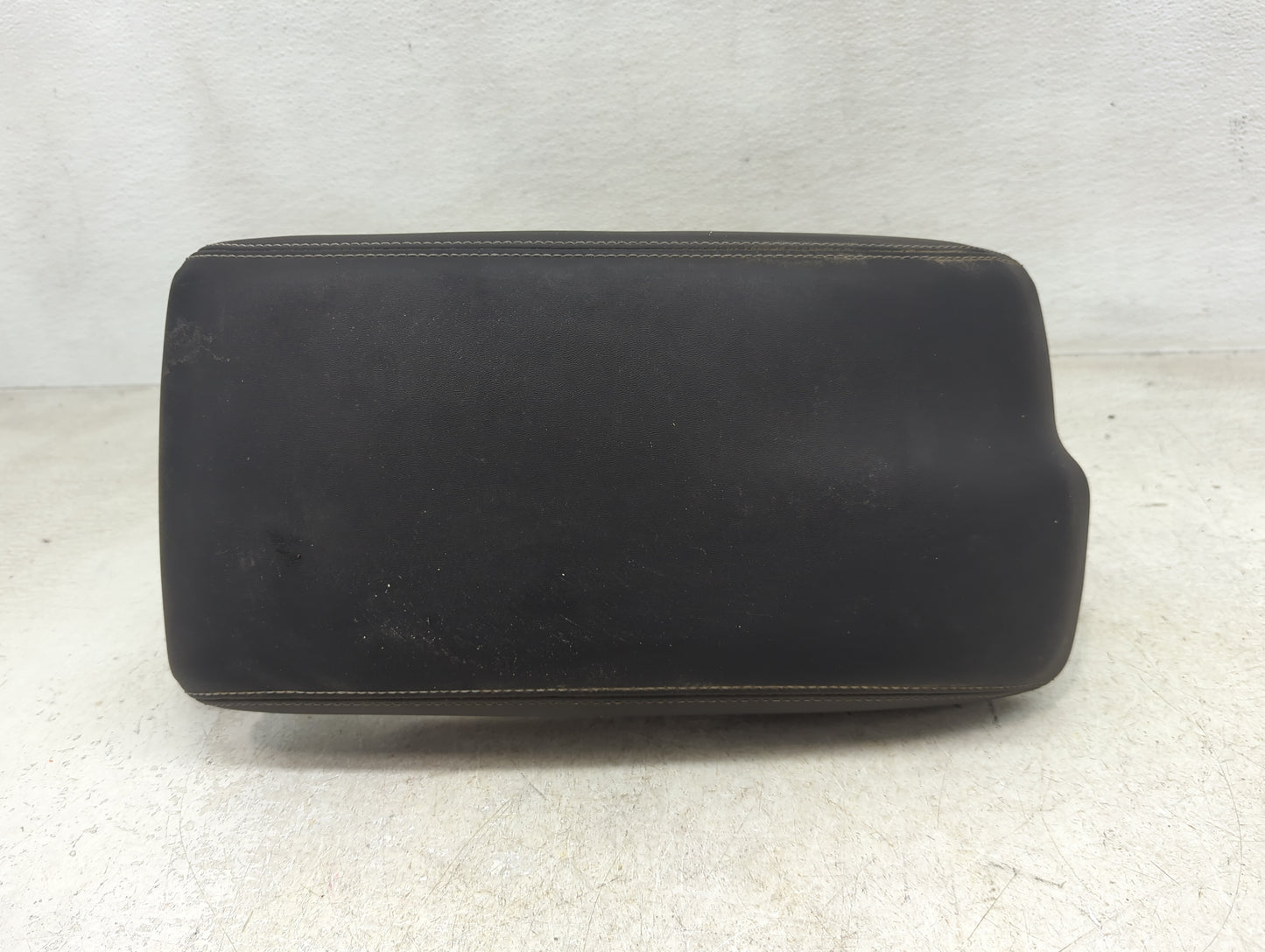 2020 Subaru Ascent Center Console Armrest Cover Lid Fits OEM Used Auto Parts - Oemusedautoparts1.com