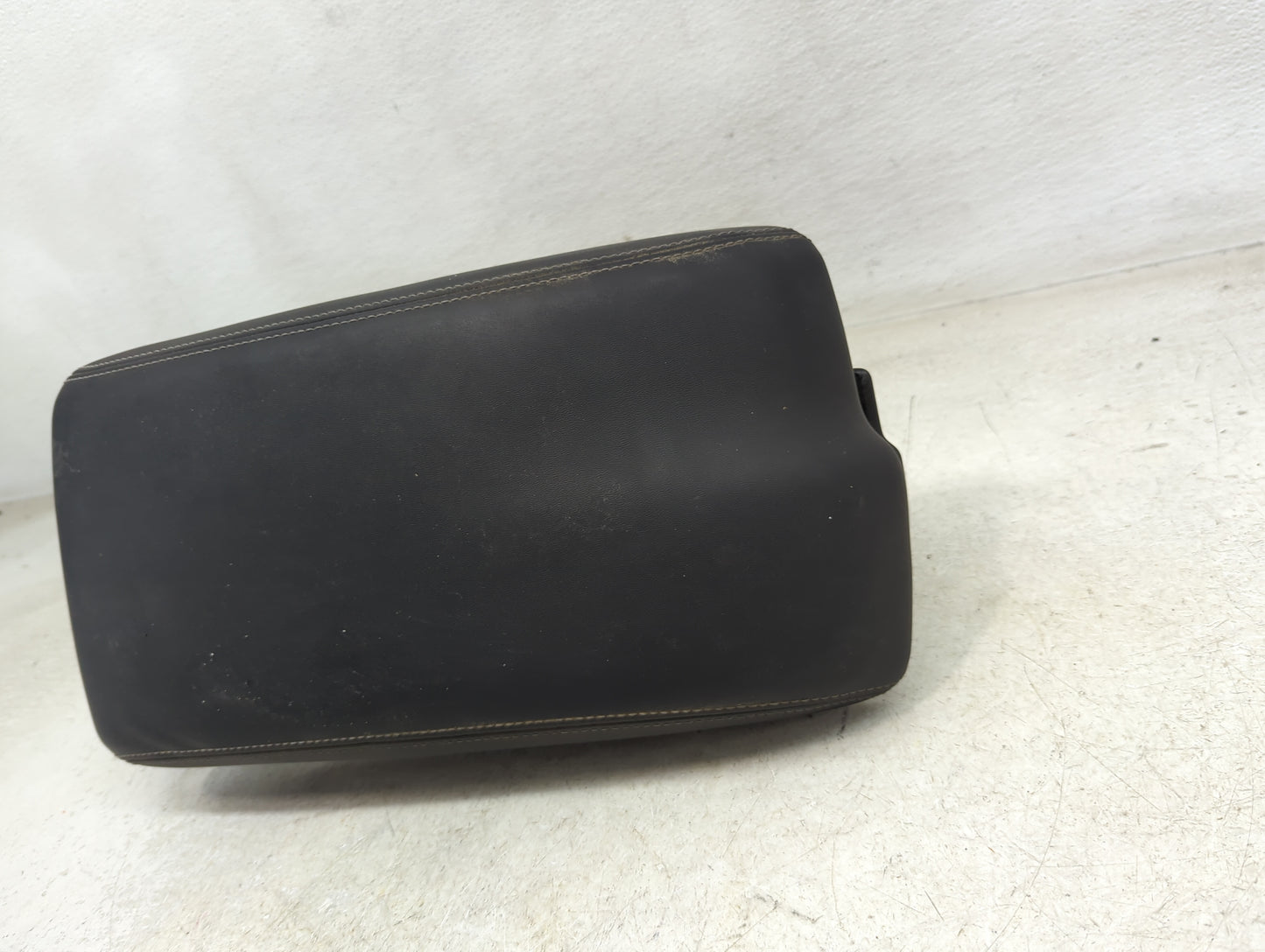 2020 Subaru Ascent Center Console Armrest Cover Lid Fits OEM Used Auto Parts - Oemusedautoparts1.com
