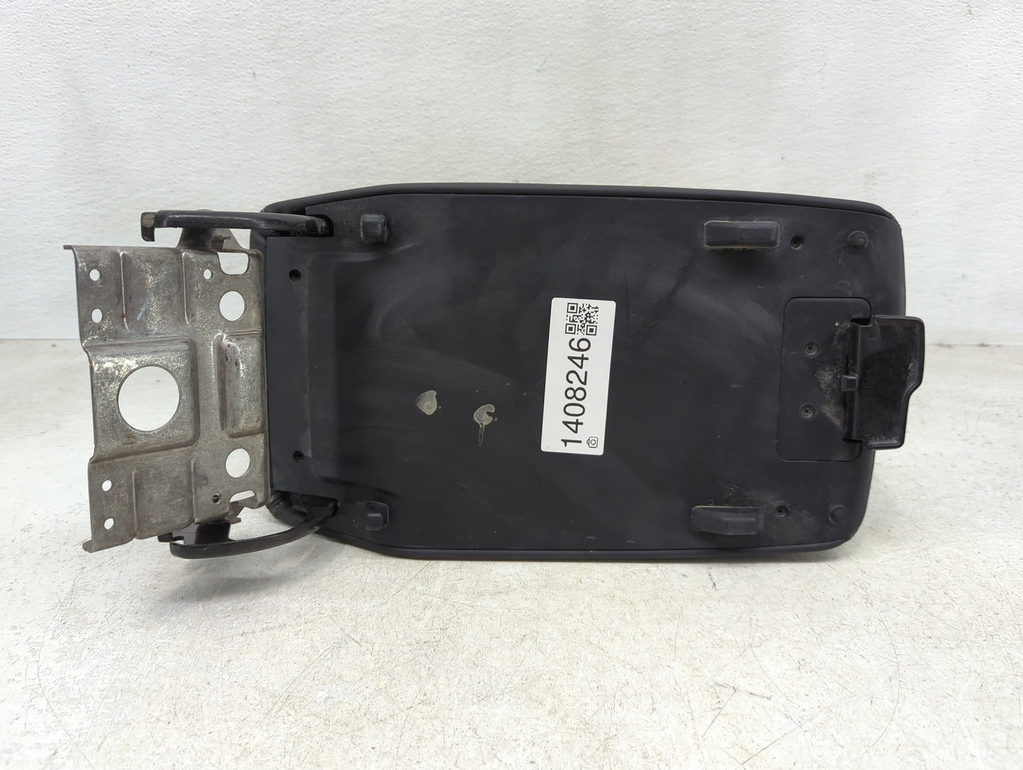 2020 Subaru Ascent Center Console Armrest Cover Lid Fits OEM Used Auto Parts - Oemusedautoparts1.com