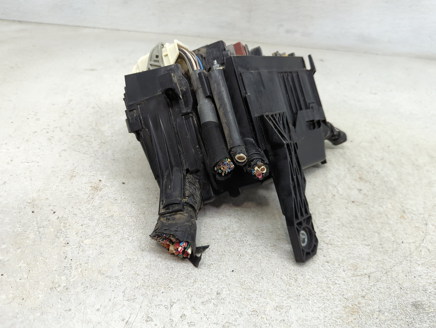 2020 Subaru Ascent Fusebox Fuse Box Panel Relay Module Fits OEM Used Auto Parts - Oemusedautoparts1.com