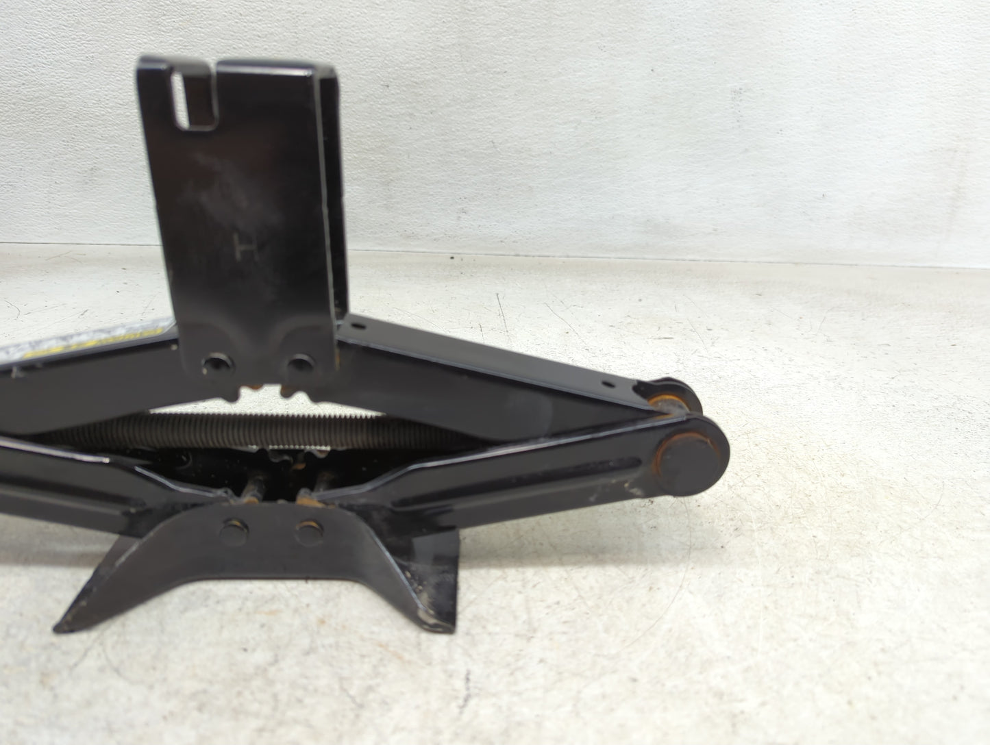 2020 Subaru Forester Spare Scissor Car Jack - Oemusedautoparts1.com