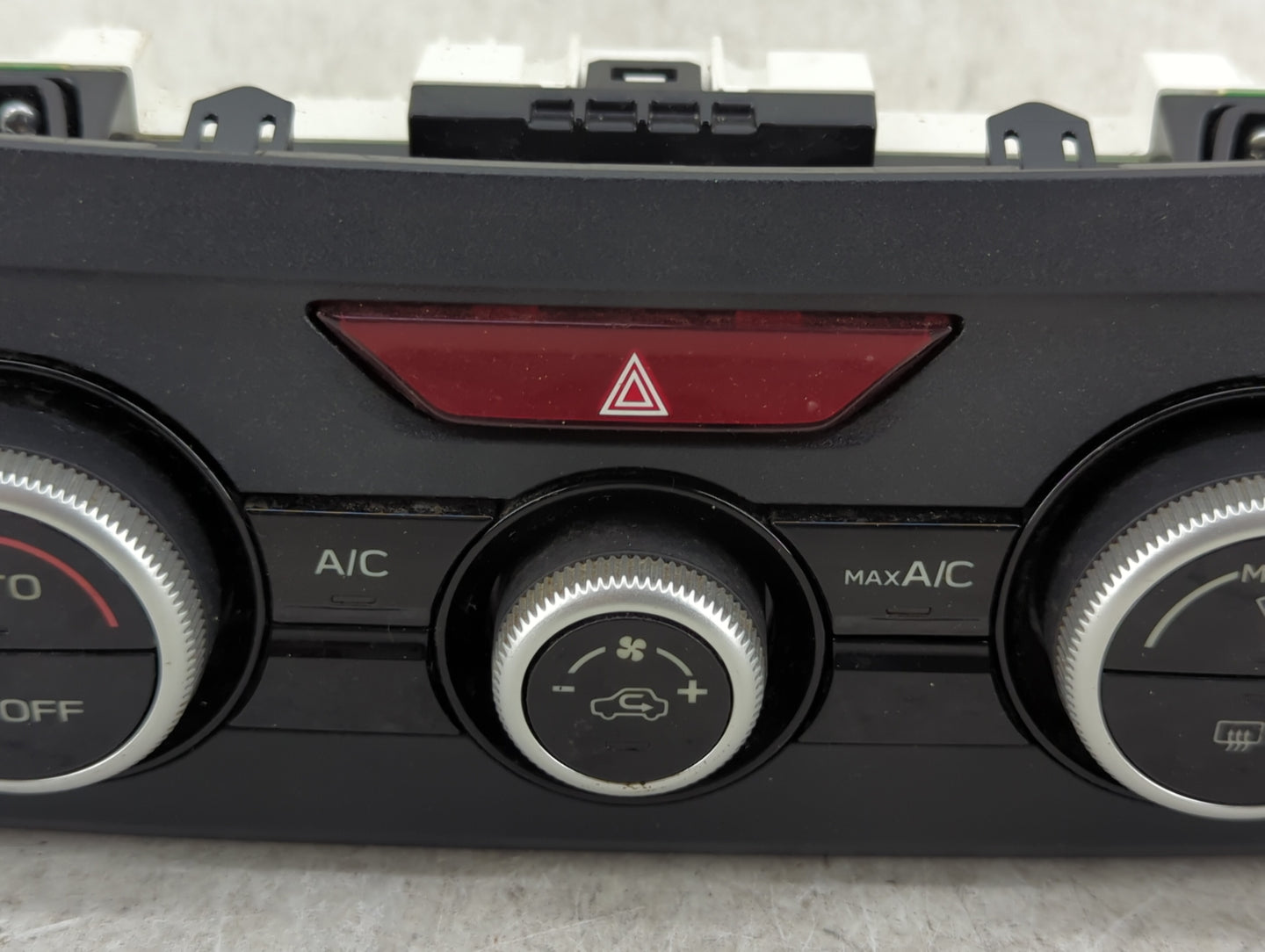 2020 Subaru Xv Climate Control Module Temperature AC/Heater Replacement P/N:72311FL750 Fits OEM Used Auto Parts - Oemusedaut