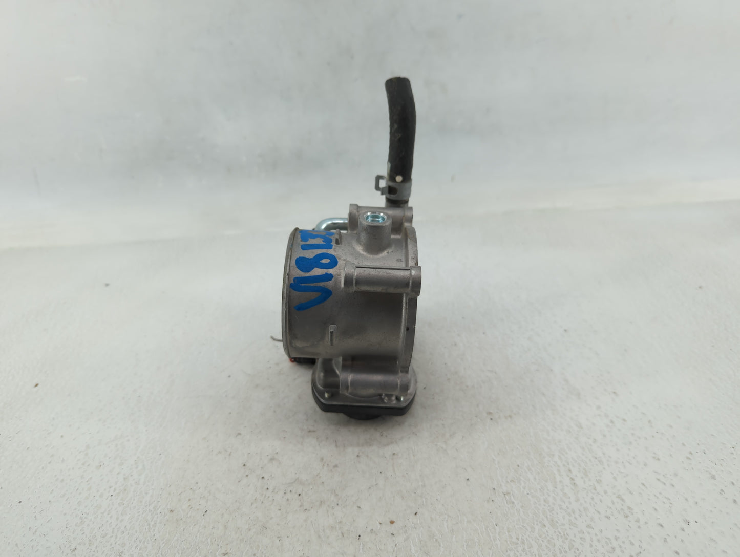 2020 Subaru Xv Crosstrek Throttle Body P/N:16112AA470 Fits Fits 2017 2018 2019 2021 2022 OEM Used Auto Parts - Oemusedautopa