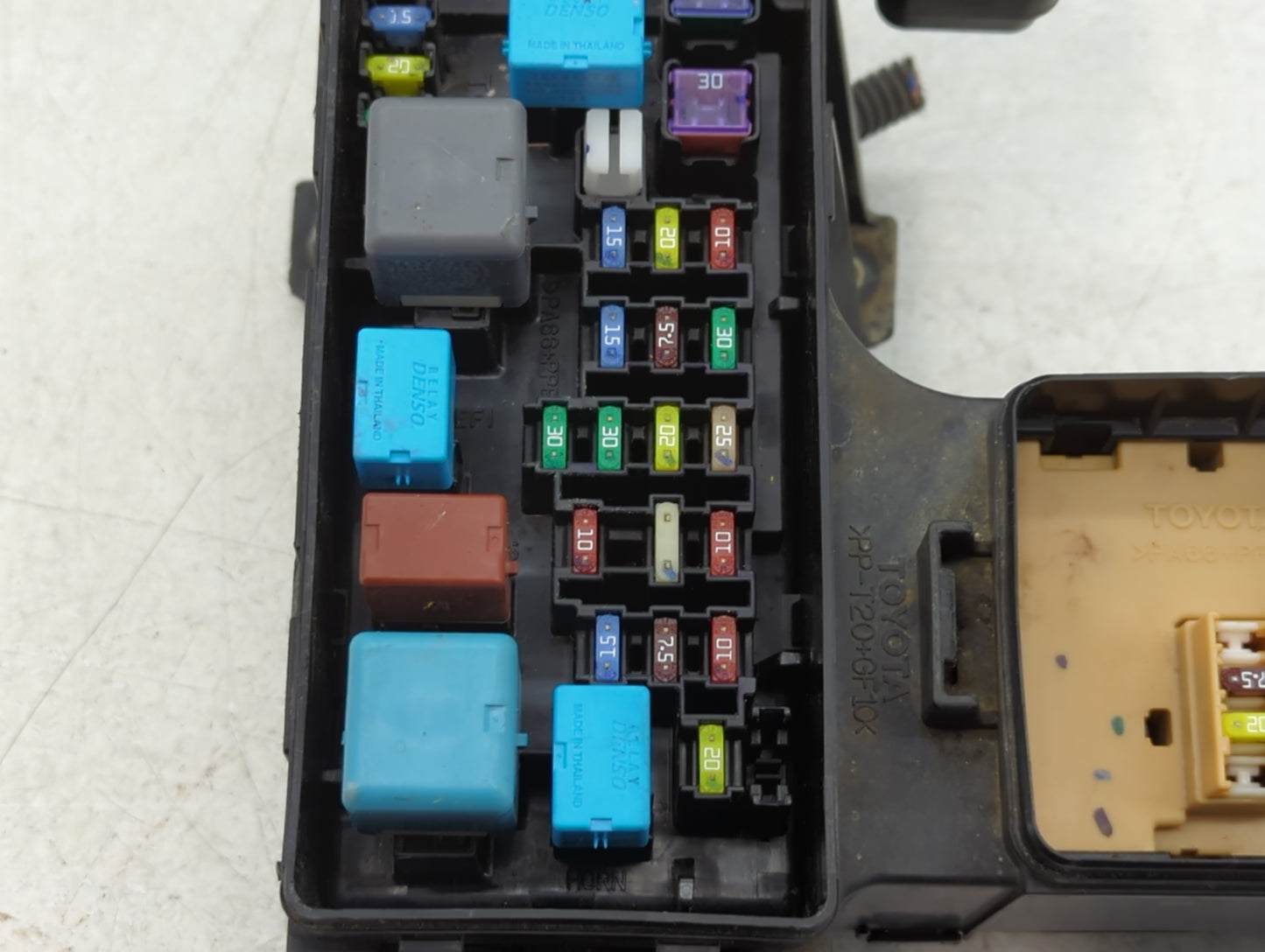 2017-2020 Toyota 86 Fusebox Fuse Box Panel Relay Module P/N:PP-T20+GF10 PA66+PPE Fits Fits 2017 2018 2019 2020 OEM Used Auto