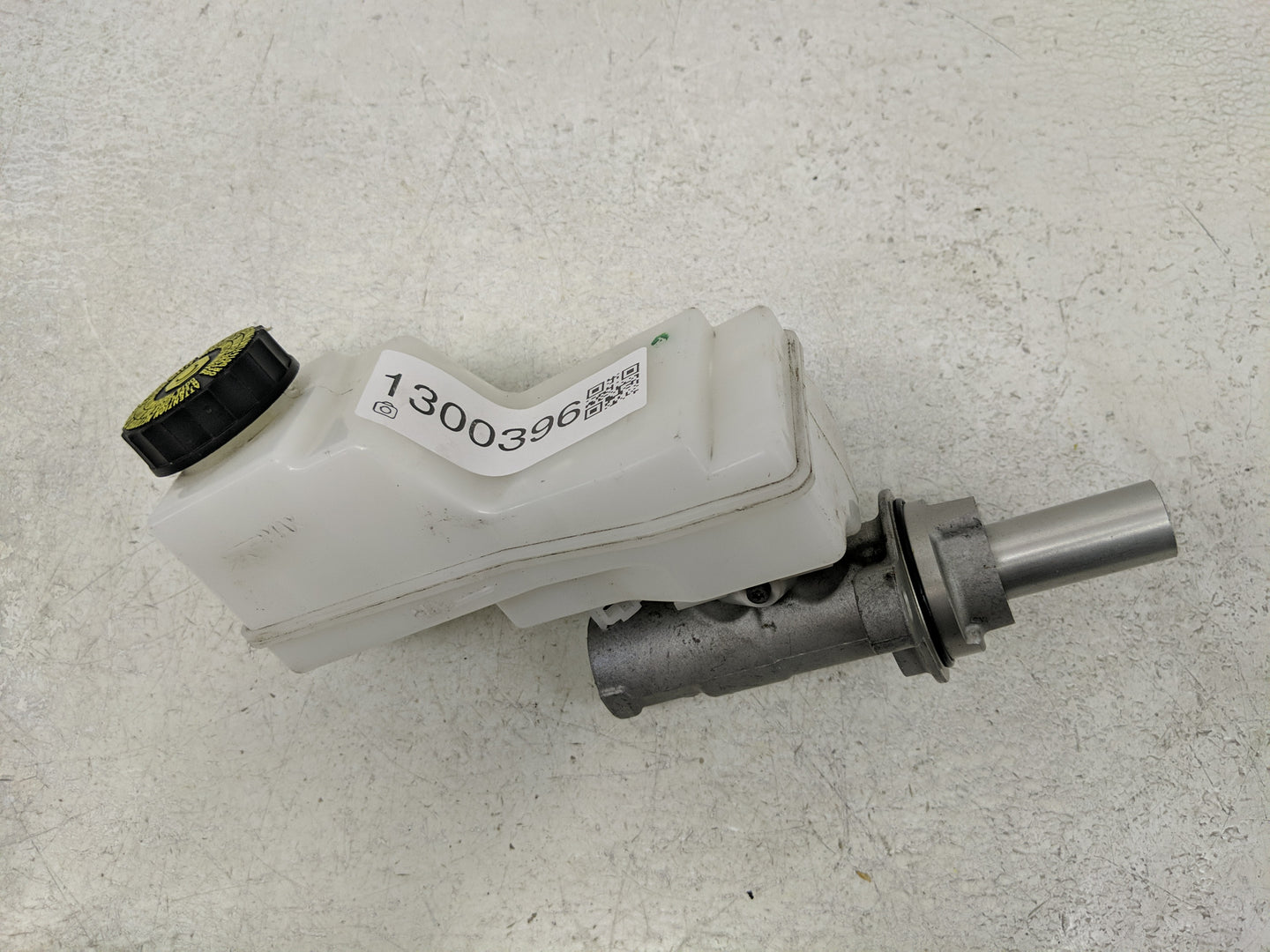 2018-2022 Toyota C-hr Brake Master Cylinder - Oemusedautoparts1.com