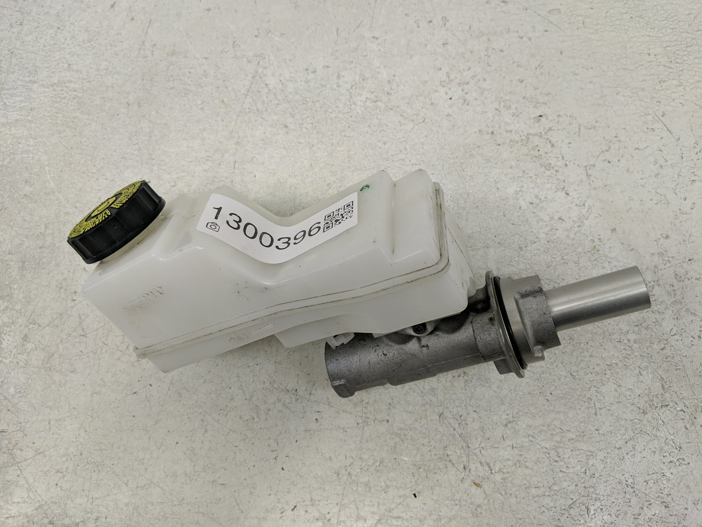 2018-2022 Toyota C-hr Brake Master Cylinder - Oemusedautoparts1.com