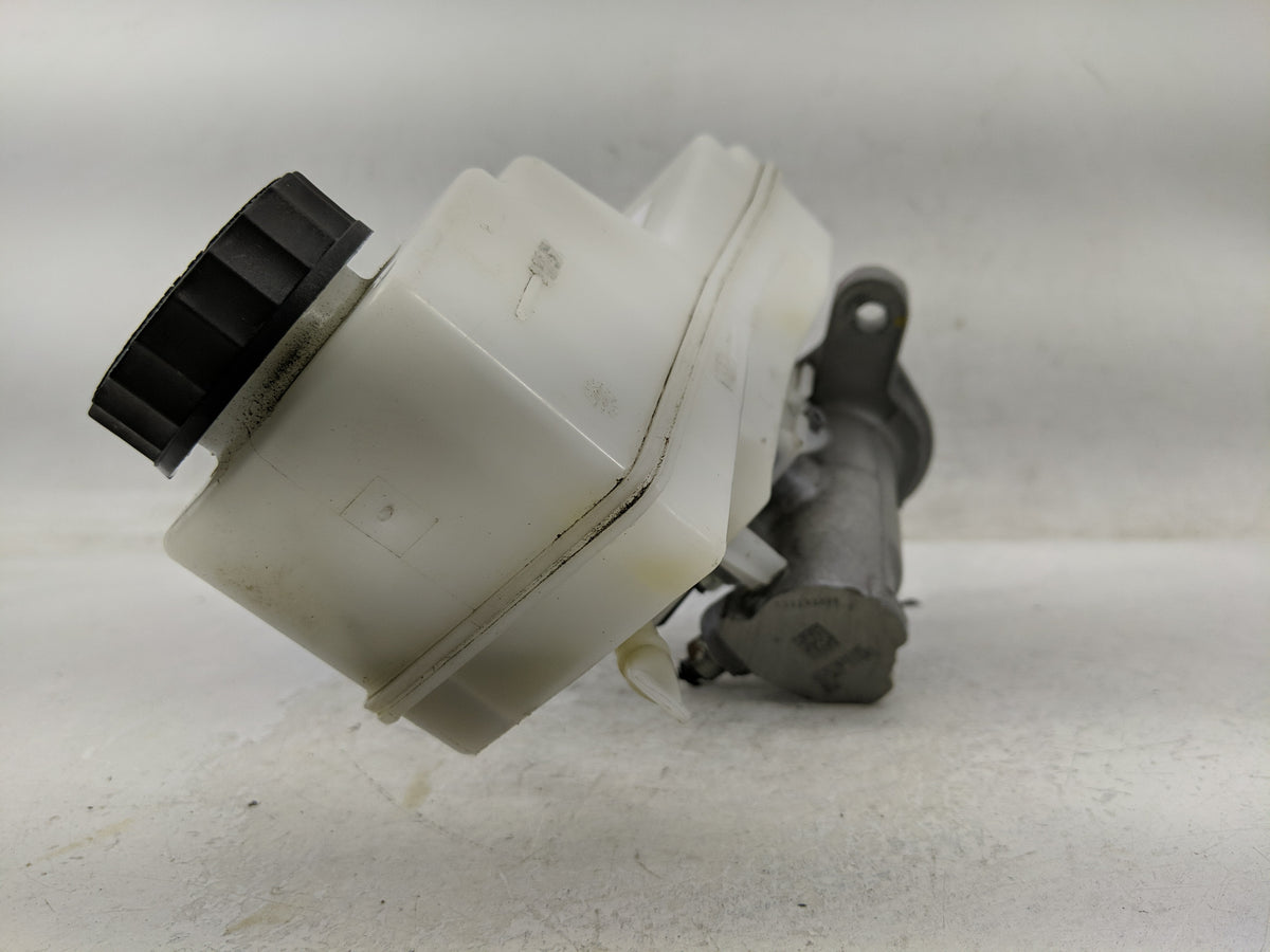 2018-2022 Toyota C-hr Brake Master Cylinder 1313965 - Oemusedautoparts1.com