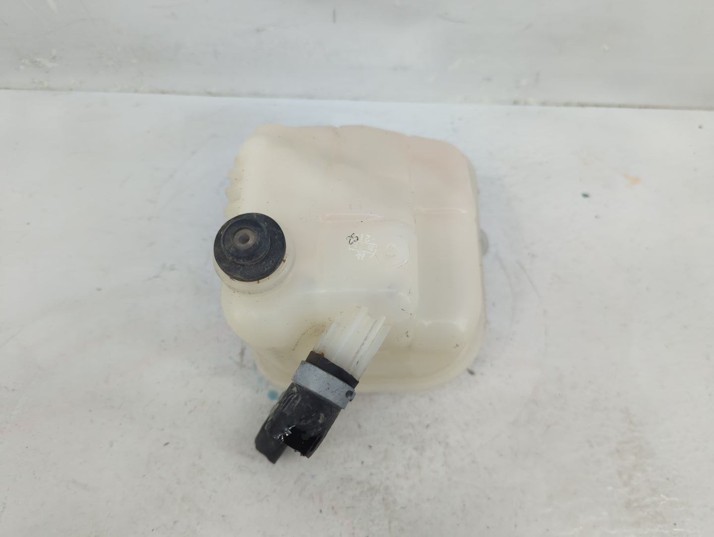 2018-2022 Toyota C-hr Radiator Coolant Overflow Expansion Tank Bottle - Oemusedautoparts1.com