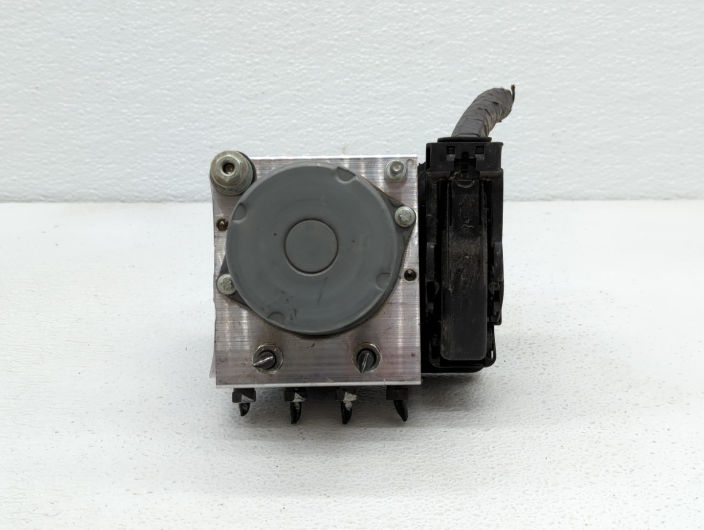 2020 Toyota C-Hr ABS Pump Control Module Replacement P/N:44545-10120 Fits OEM Used Auto Parts - Oemusedautoparts1.com