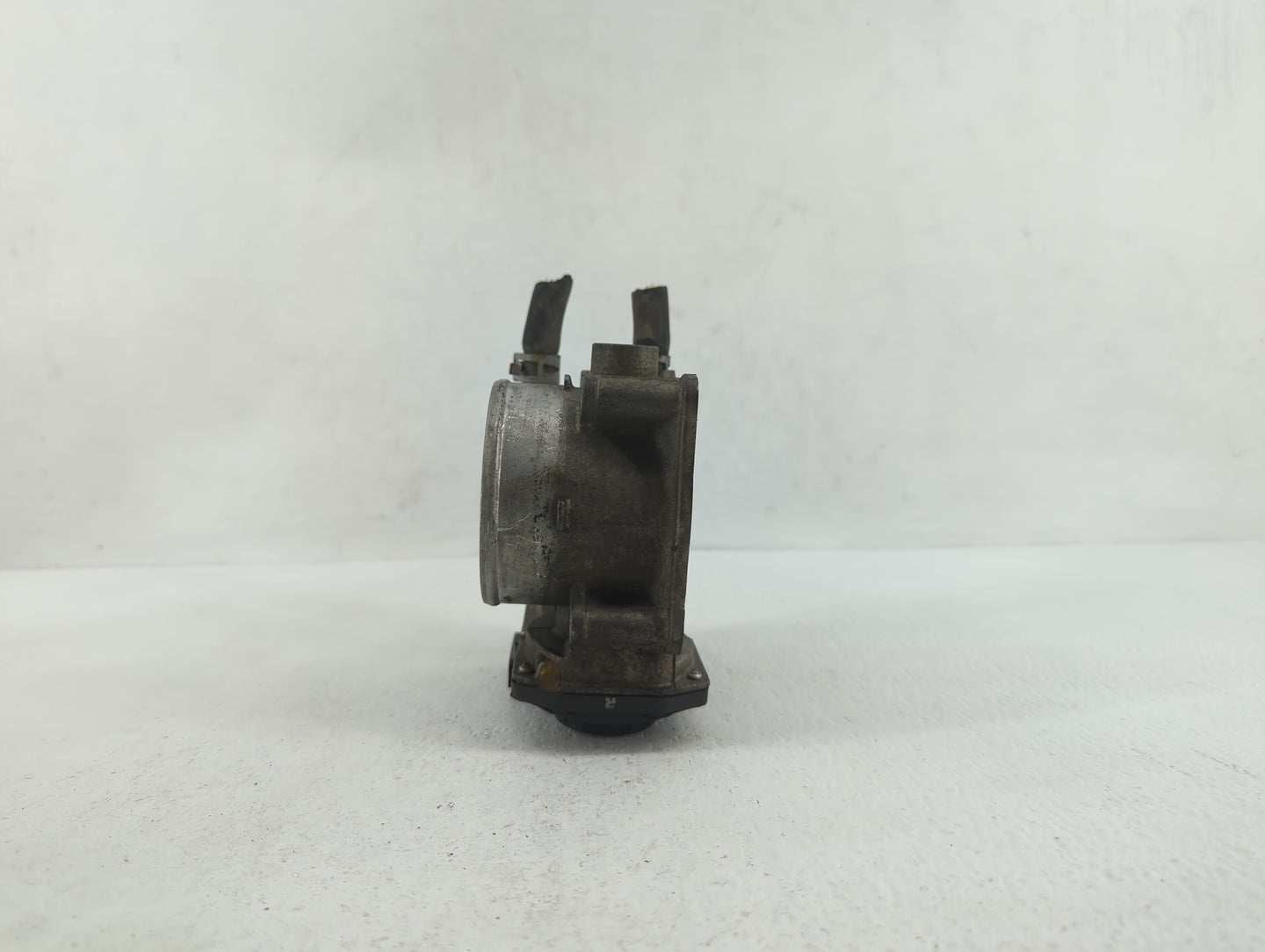 2020 Toyota C-Hr Throttle Body P/N:22030-0P050 22030-0T130, 22030-37040 Fits Fits 2013 2014 OEM Used Auto Parts - Oemusedaut