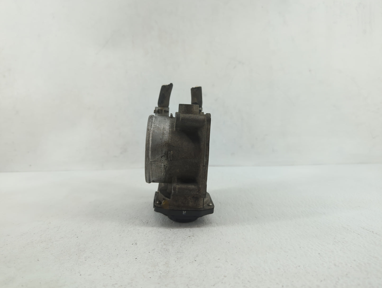 2020 Toyota C-Hr Throttle Body P/N:22030-0P050 22030-0T130, 22030-37040 Fits Fits 2013 2014 OEM Used Auto Parts - Oemusedaut