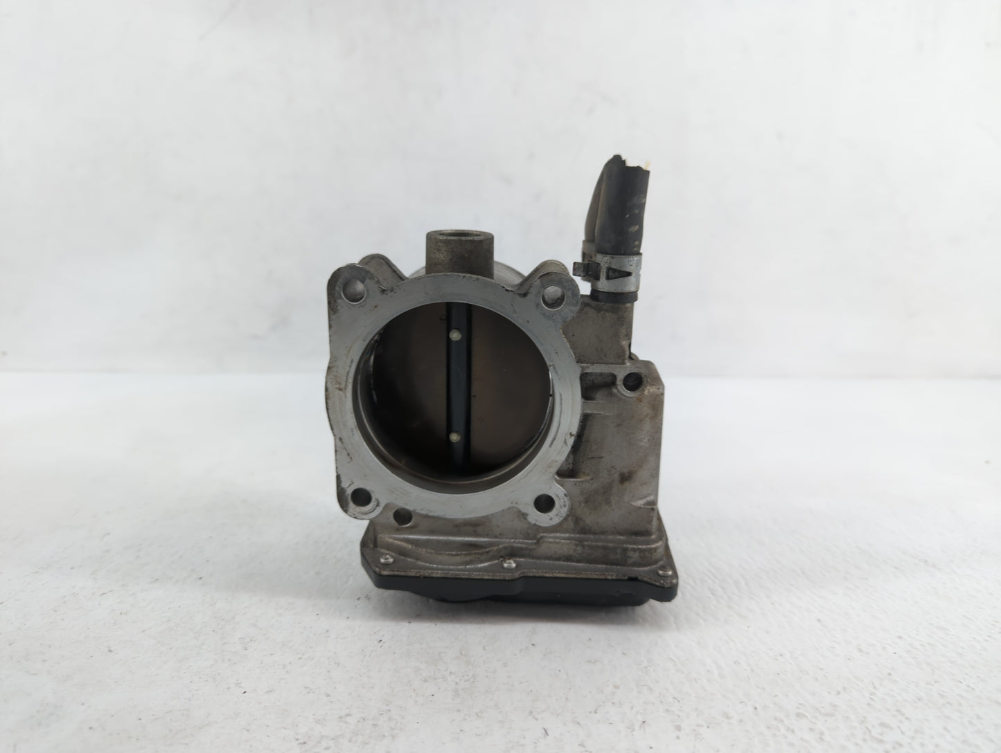 2020 Toyota C-Hr Throttle Body P/N:22030-0P050 22030-0T130, 22030-37040 Fits Fits 2013 2014 OEM Used Auto Parts - Oemusedaut